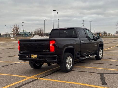 Used 2023 Chevrolet Silverado 3500 High Country w/ Z71 Off-Road Package image 3
