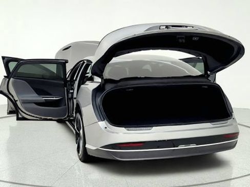 Used 2024 Lucid Air Touring AWD/4WD image 17