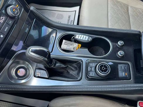 Used 2016 Nissan Maxima Platinum FWD image 18