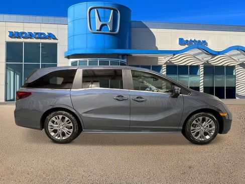 New 2026 Honda Odyssey Touring image 6