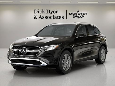 Used 2025 Mercedes-Benz GLC 300 image 30