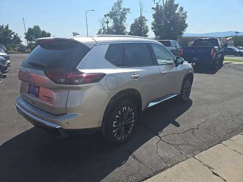 Used 2024 Nissan Rogue Platinum w/ Platinum Premium Package AWD/4WD image 5