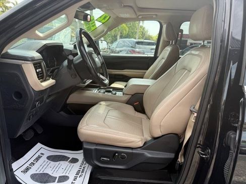 Used 2022 Ford Expedition Max Limited AWD/4WD image 11