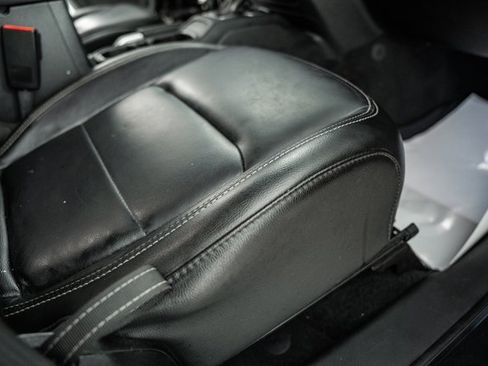 Used 2020 Jeep Wrangler Unlimited Sahara image 36