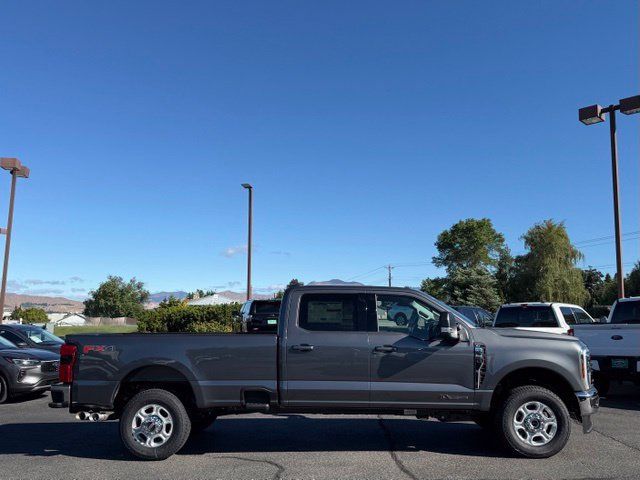 New 2026 Ford F350 XLT w/ XLT Premium Package AWD/4WD image 2