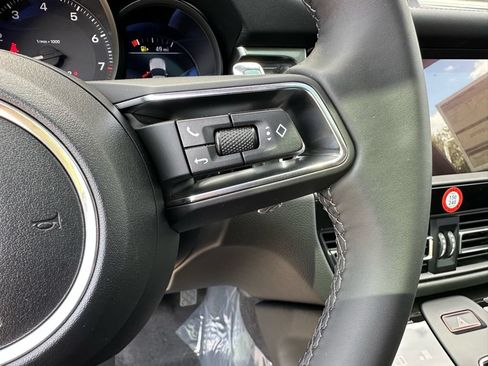 Used 2026 Porsche Macan AWD/4WD image 18