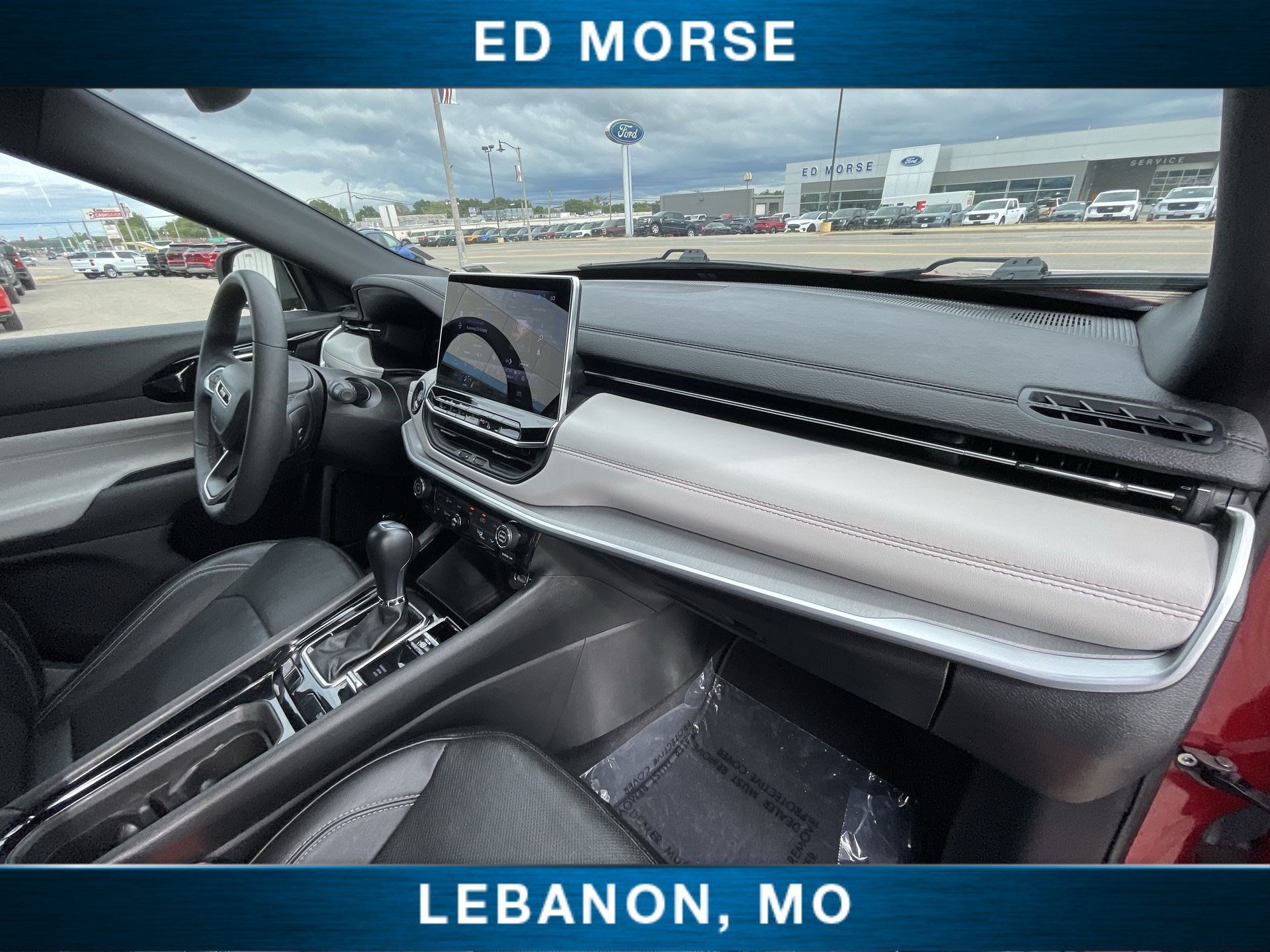 Used 2025 Jeep Compass Limited AWD/4WD image 28