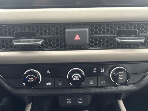 Used 2026 Honda HR-V LX image 17