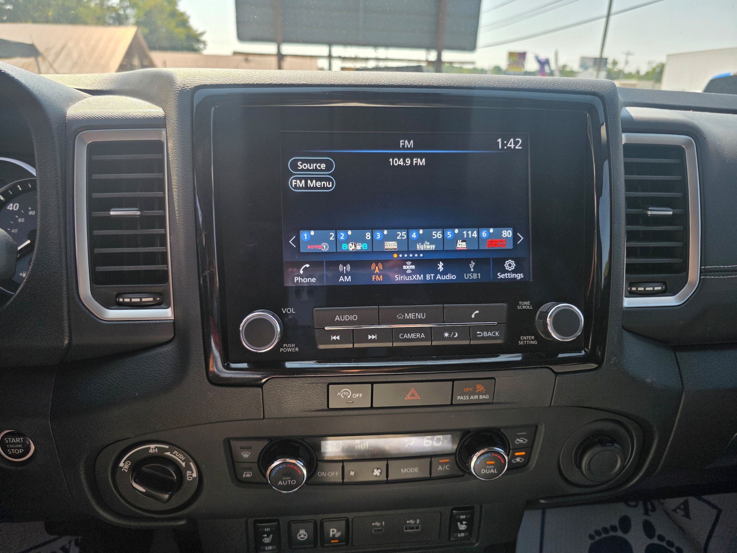 Used 2023 Nissan Frontier SV w/ Technology Package AWD/4WD image 11