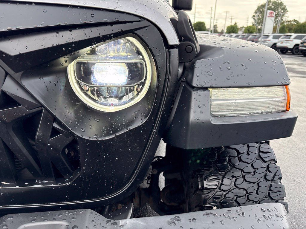 Used 2018 Jeep Wrangler Unlimited Rubicon AWD/4WD image 9