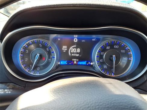 Certified 2019 Chrysler 300 Limited image 30
