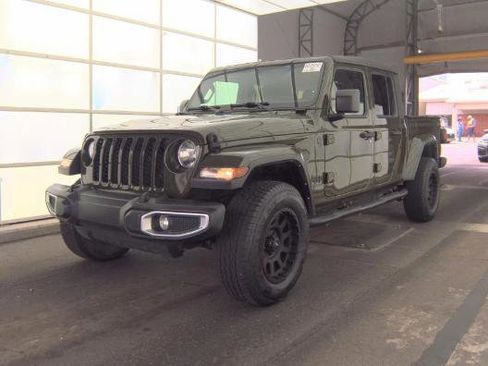 Used 2022 Jeep Gladiator Sport AWD/4WD image 4