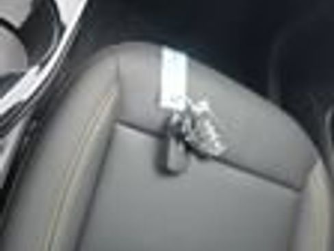 Used 2025 Chevrolet Trax ACTIV w/ Sunroof Package FWD image 9