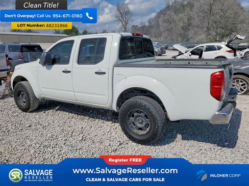 Used 2016 Nissan Frontier SV image 3