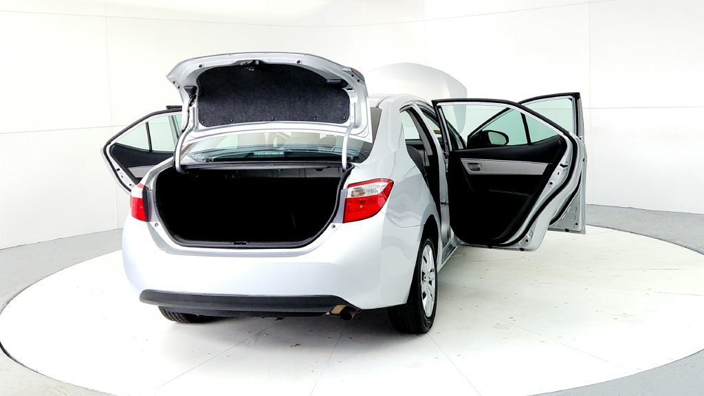 Used 2016 Toyota Corolla LE FWD image 11