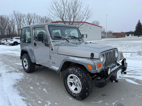 Used 2000 Jeep Wrangler Sport image 3