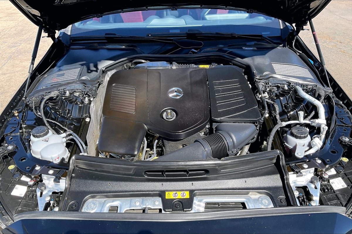 Used 2025 Mercedes-Benz C 300 Sedan image 9