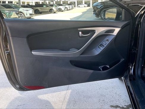 Used 2013 Hyundai Elantra image 17