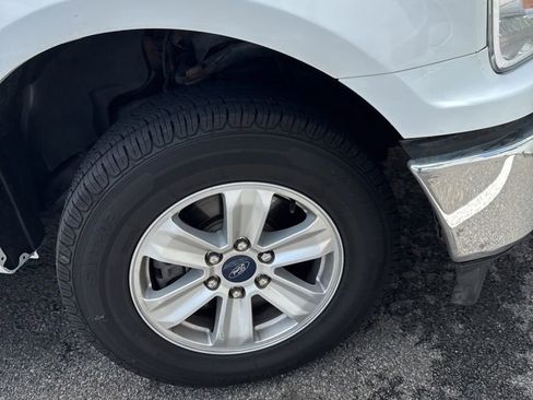 Used 2019 Ford F150 XLT w/ Equipment Group 302A Luxury AWD/4WD image 4
