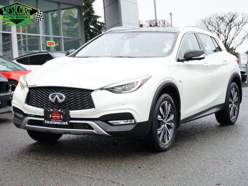 Used 2018 INFINITI QX30 Premium w/ Technology Package image 1