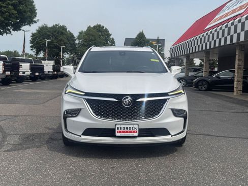 Used 2023 Buick Enclave Avenir w/ Avenir Technology Package AWD/4WD image 2