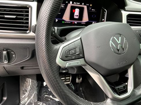Used 2023 Volkswagen Atlas SEL R-Line AWD/4WD image 19