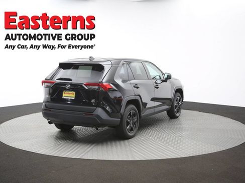 Used 2022 Toyota RAV4 LE AWD/4WD image 39