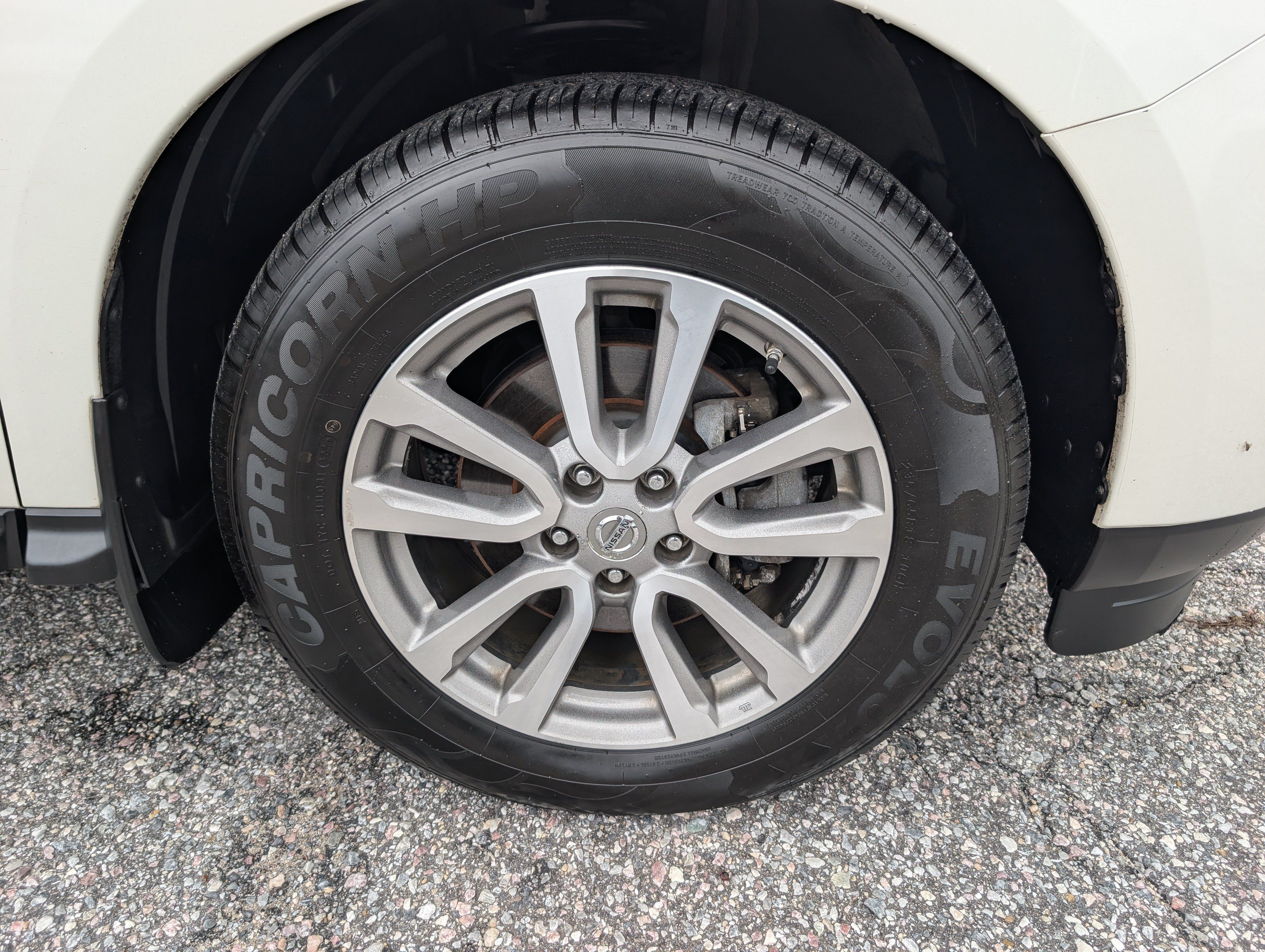 Used 2015 Nissan Pathfinder SL w/ SL Tech Package FWD image 9