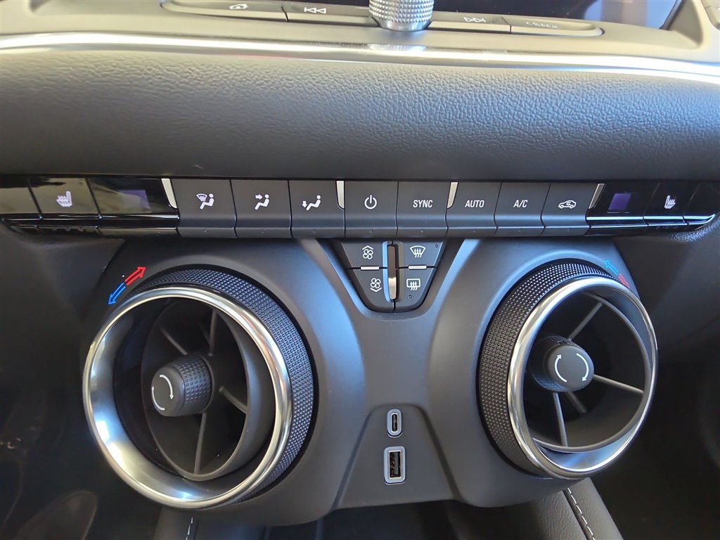 New 2026 Chevrolet Blazer LT w/ Convenience Package AWD/4WD image 18
