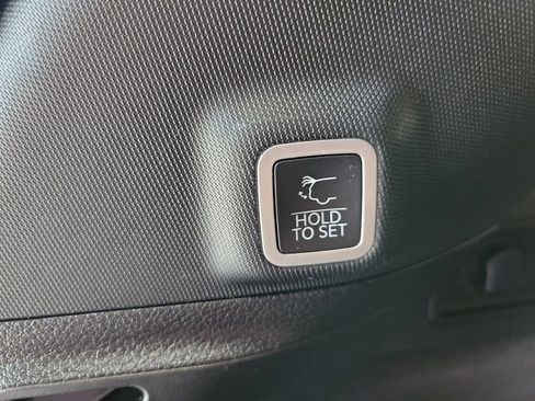 Used 2023 Jeep Grand Cherokee Summit AWD/4WD image 16