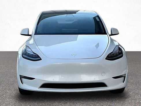 Used 2021 Tesla Model Y Long Range image 3
