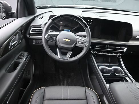 New 2026 Chevrolet Traverse High Country w/ LPO, Floor Liner Package AWD/4WD image 12