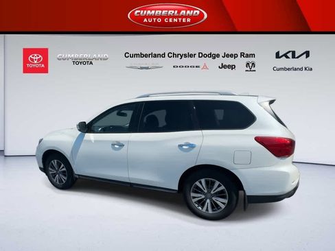 Used 2020 Nissan Pathfinder SV image 6