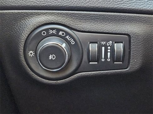 Used 2020 Jeep Compass Latitude image 21