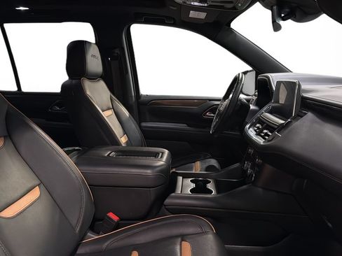 Used 2024 GMC Yukon AT4 w/ AT4 Premium Package AWD/4WD image 12