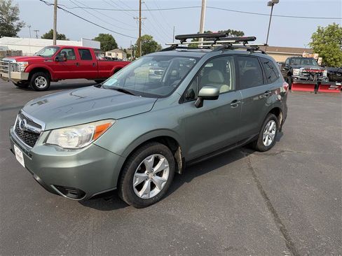 Used 2015 Subaru Forester 2.5i Premium w/ All-Weather Package AWD/4WD image 4