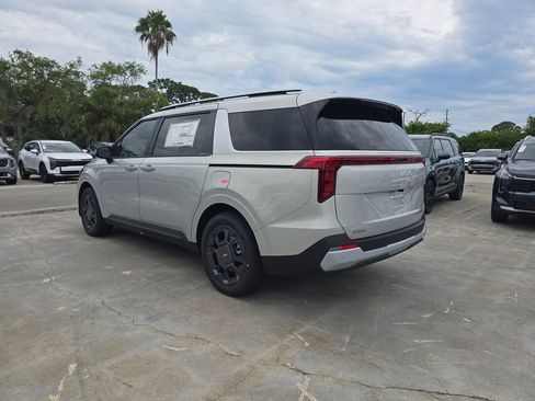 New 2026 Kia Carnival EX FWD image 6