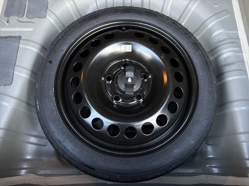 Used 2025 Chevrolet Trax RS w/ Driver Confidence Package image 38