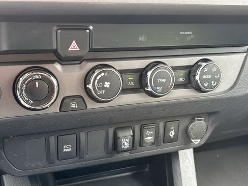 Used 2019 Toyota Tacoma TRD Off-Road AWD/4WD image 22
