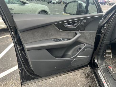 Used 2020 Audi SQ7 Premium Plus w/ Driver Assistance Package image 6