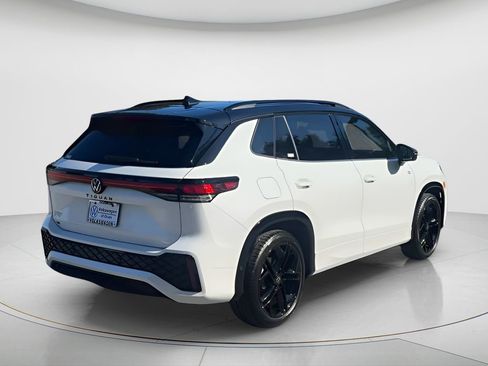 New 2026 Volkswagen Tiguan SE R-Line image 8