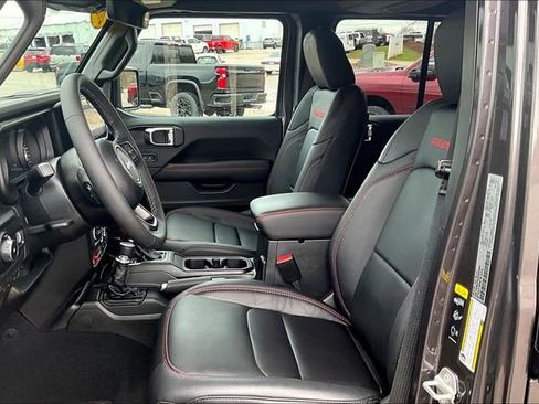 Used 2025 Jeep Wrangler Unlimited Rubicon w/ XTREMEE 35" Tire Package image 25