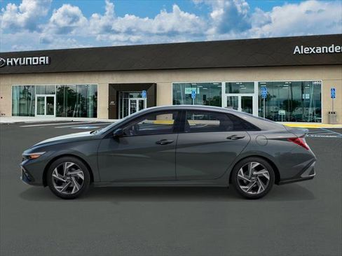 New 2026 Hyundai Elantra SEL Sport Premium image 3