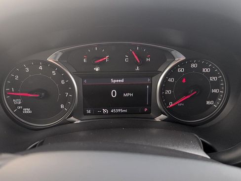 Certified 2023 GMC Terrain SLT AWD/4WD image 2