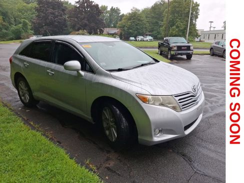 Used 2010 Toyota Venza FWD image 4