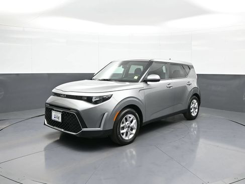 Certified 2023 Kia Soul S FWD image 1