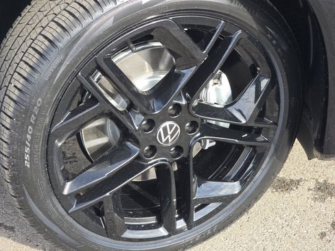 New 2026 Volkswagen Tiguan SE R-Line image 13