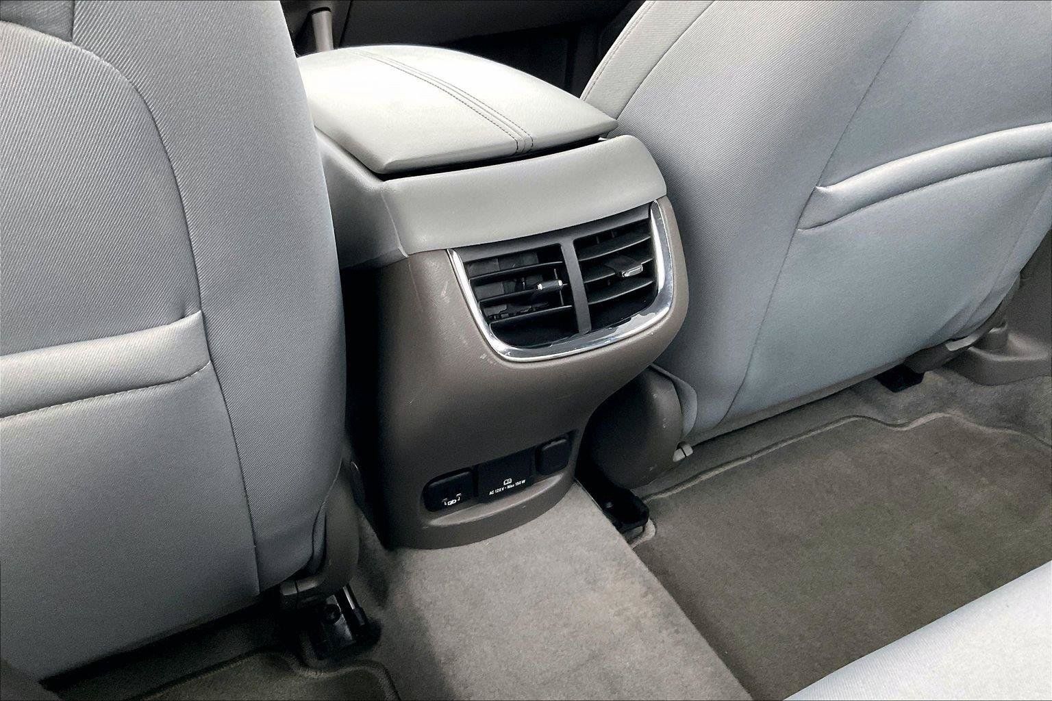 Used 2017 Chevrolet Malibu LT FWD image 31
