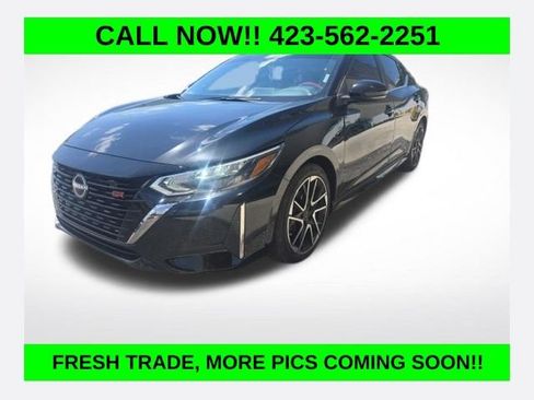 Used 2025 Nissan Sentra SR FWD image 1