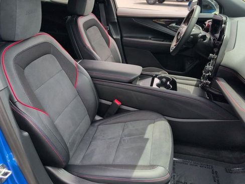 Certified 2025 Chevrolet Blazer EV RS AWD/4WD image 27